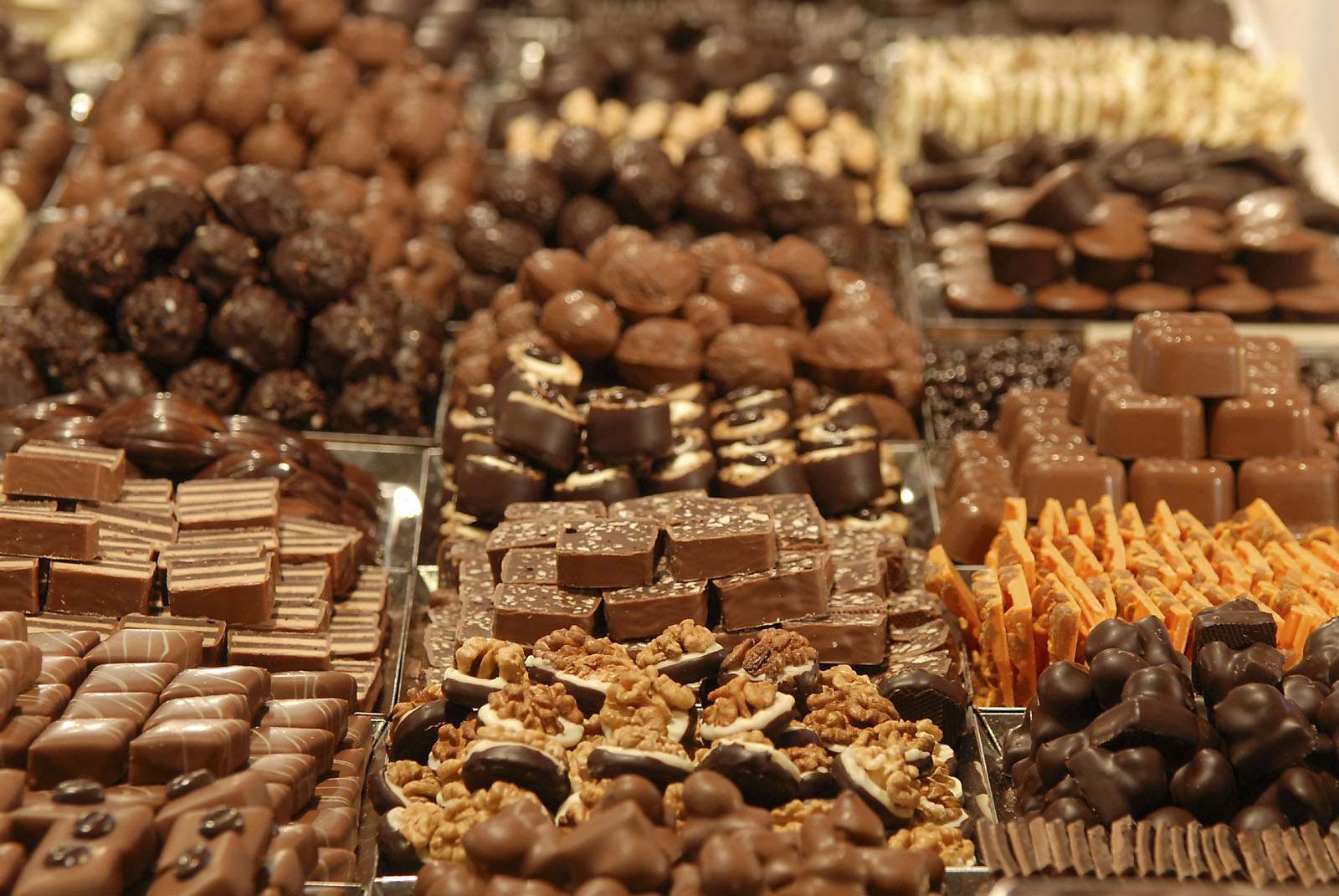 Поставка кондитерских изделий. Таррагона шоколад. Шоколадная фабрика в Италии. Шоколадные изделия. Бельгийский шоколад.