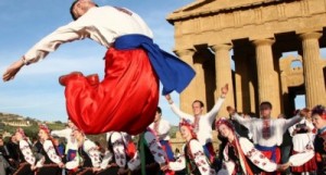 Sagra del mandorlo in fiore 2013, immagine da blogsicilia.it